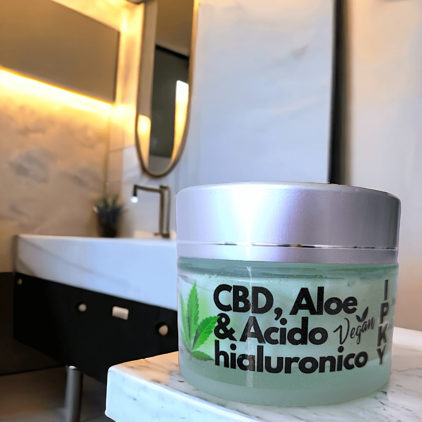 CBD crema antioxidante facial con ácido hialurónico y Aloe vera